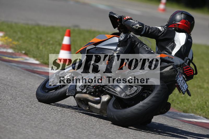 /Archiv-2024/29 12.06.2024 MOTO.CH Track Day ADR/Gruppe blau/unklar